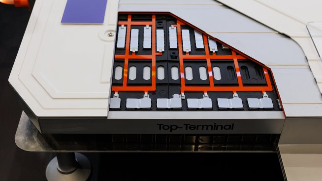 Китай представи твърдотелна батерия за електромобил с пробег от 1300 км