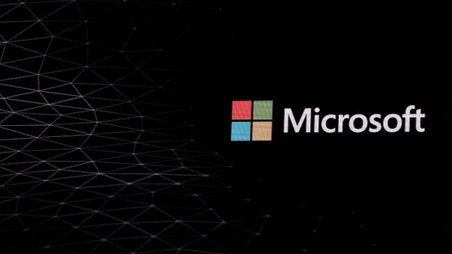 Регулатор разследва дали софтуерът на Microsoft, ползван в ЕС, отговаря на GDPR