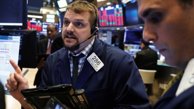 Dow Jones започна седмицата със загуба от близо 84 пункта