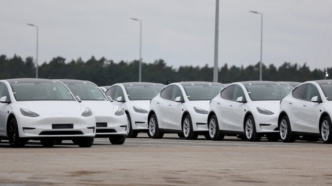 ЕС понижава допълнителните мита върху произведените в Китай електромобили на Tesla до 9%