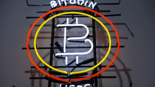 Цената на биткойна се цели отново в 22 хил. долара