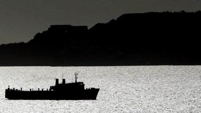 Венецуелски петрол за половин милиард очаква нови собственици в открито море