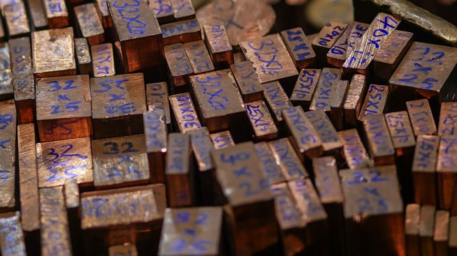 Западът търси по-изгодни сделки за метали, за да се противопостави на Китай