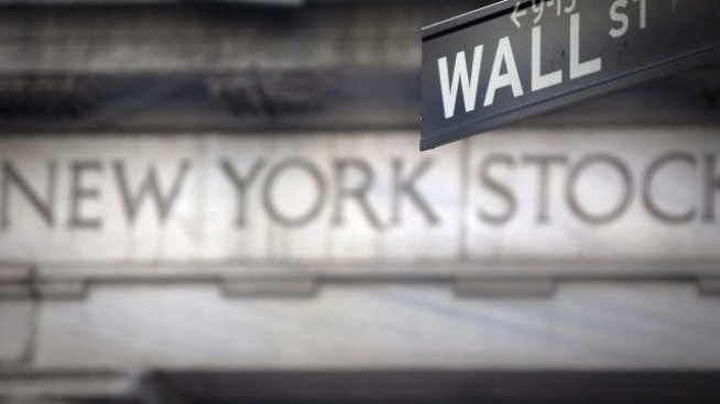 Индексите на Wall Street бележат минимални изменения преди речта на Йелън*