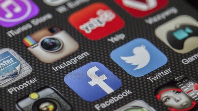 Само двупосочна комуникация ли донесе интернет на обществото