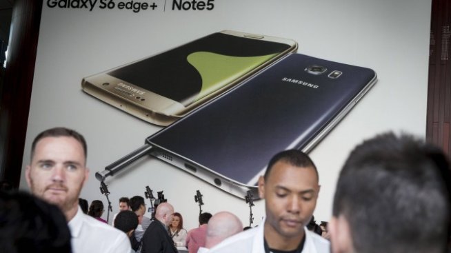 Акциите на Samsung се сринаха след разочароващата премиера