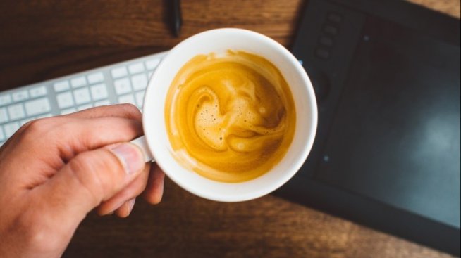 Български предприемачи създадоха ядлива чаша за кафе