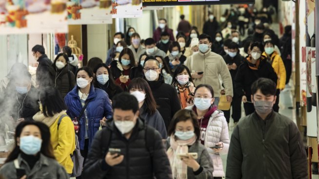 Китай увеличава звената за интензивно лечение в опит да подсили болниците