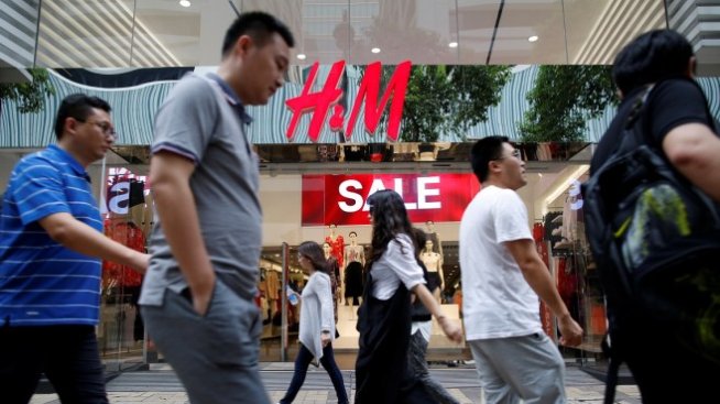 H&M запази размера на дивидента си въпреки изненадващ спад на печалбата