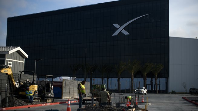 SpaceX потвърди плановете за IPO и определи оценка от 800 млрд. долара