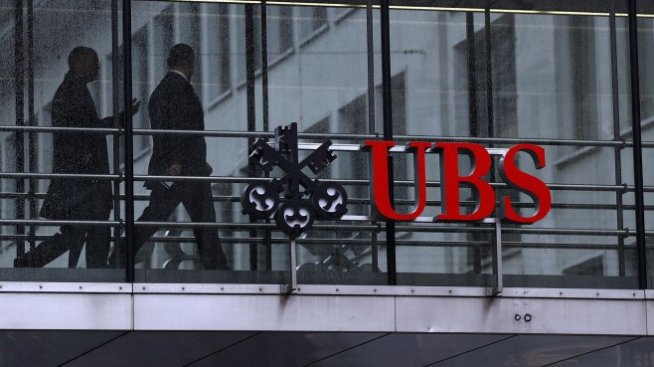 UBS може да предложи криптоинвестиции на богати клиенти