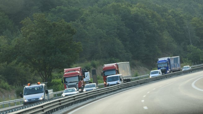 Държавата планира електронни знаци, които ще указват на нарушителите да отбият