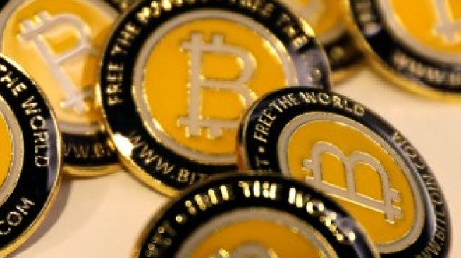 Подновеният крипто ентусиазъм повиши цената на биткойна до нивата от ноември