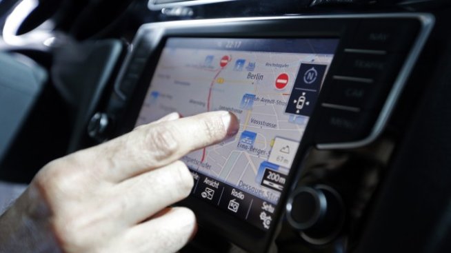 Мобилните приложения изместват вградените навигационни системи 