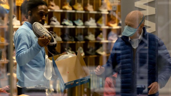 Продажбите на дребно в САЩ нарастват повече от очакваното