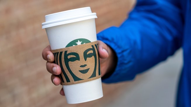 Starbucks обяви добър отчет, след като клиентите ѝ в САЩ започнаха да харчат повече