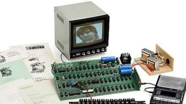 Рядък Apple 1 отива на търг за 250 хил. паунда 