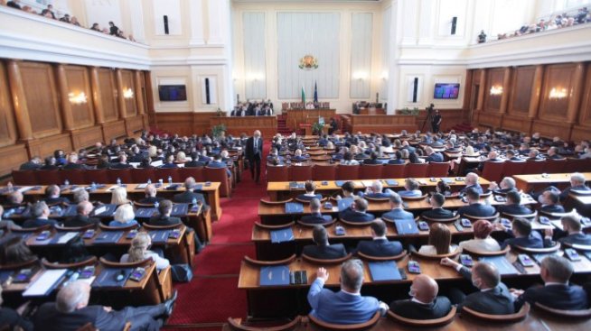 Ще успеят ли парламентарно представените партии да намерят допирни точки? 