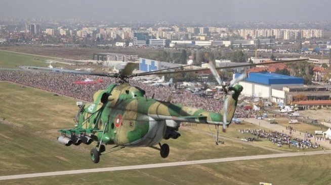 Експерт: Отнетите лицензи от Русия означават приземяване на българските хеликоптери