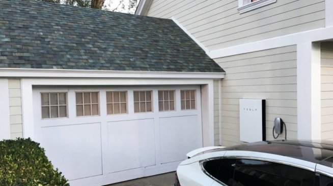 Tesla започна да приема поръчки за соларния си покрив
