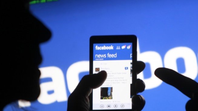 Мобилните неволи на Facebook продължават