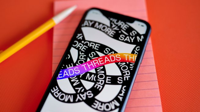 Социалната мрежа Threads пуска функция за лични съобщения