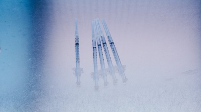 Новите ваксини срещу омикрон могат да се поставят само на вече имунизирани