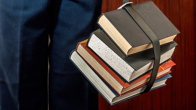 32 висши училища приемат с резултата от матурата по български език и литература