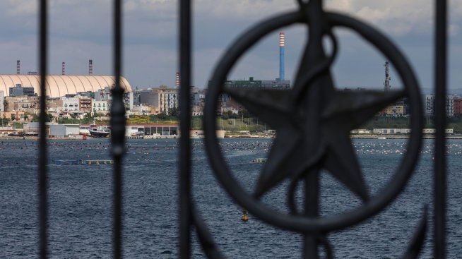 Италия планира да национализира най-голямото си стоманодобивно предприятие