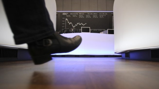 Dax се доближава до опасни нива