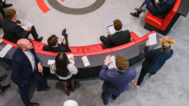 Новите икономически данни разколебаха инвеститорите на борсите в Европа