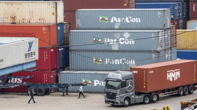 Южнокорейският износ се възстанови през май и надмина очакванията