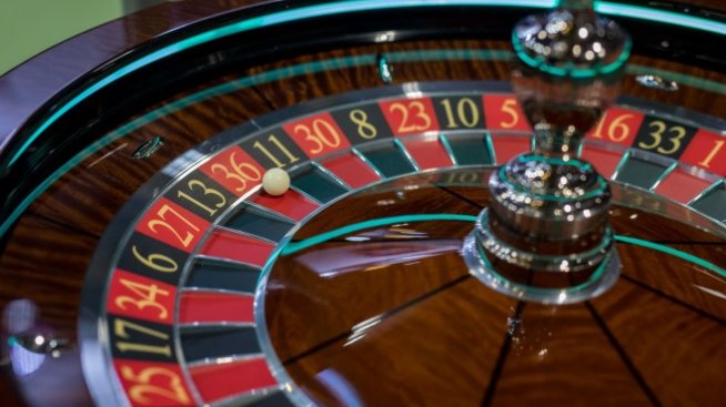 Казино индустрията в Макао продължава да се бори със спада си