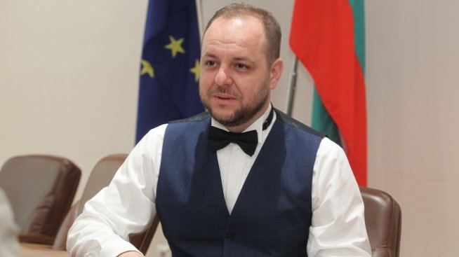 Б. Сандов: До края на годината ще имаме пилотен проект за плаващи фотоволтаици