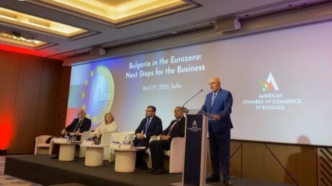 Управителят на БНБ: На финалната права сме да изпълним условията за присъединяване към еврозоната