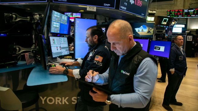 Охлаждането на фондовия пазар в САЩ тласна S&P 500 надолу за трети пореден ден