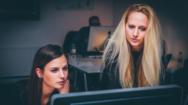 Банкова програма ще подкрепя бизнеса на жени предприемачи в майчинство