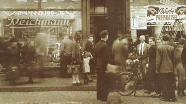 Мъжът с големите обувки