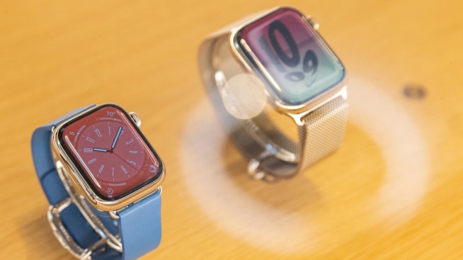 Apple ще започне да произвежда собствени екрани през 2024 г.