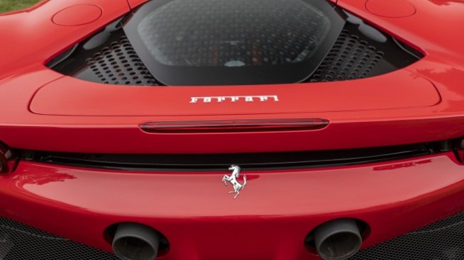 С поглед към е-колите Ferrari се готви да разшири завода си в Северна Италия