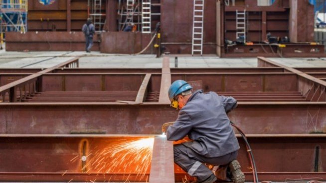 За година промишленото производство в България нараства с близо 17%