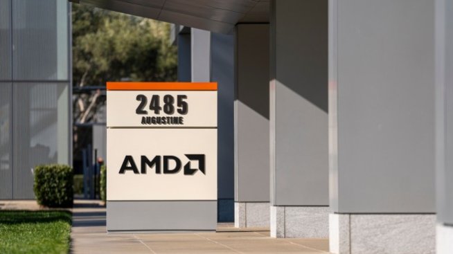 AMD сигнализира за забавяне на пазара на компютри през 2022 г.