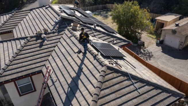 SunPower и First Solar ще произвеждат соларни панели от следващо поколение