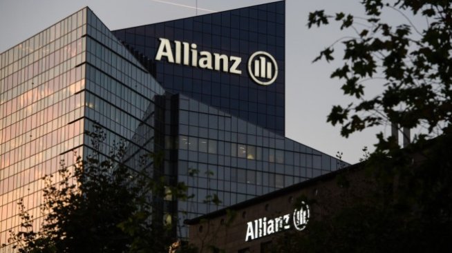 Allianz обмисля пълно изтегляне от Русия