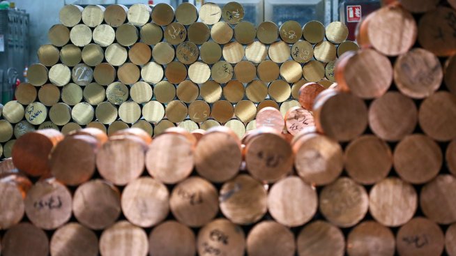 Цената на медта се връща към четиримесечното дъно