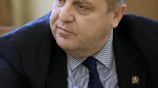 Каракачанов стартира проект в Пловдив за решаване на жилищния проблем в армията