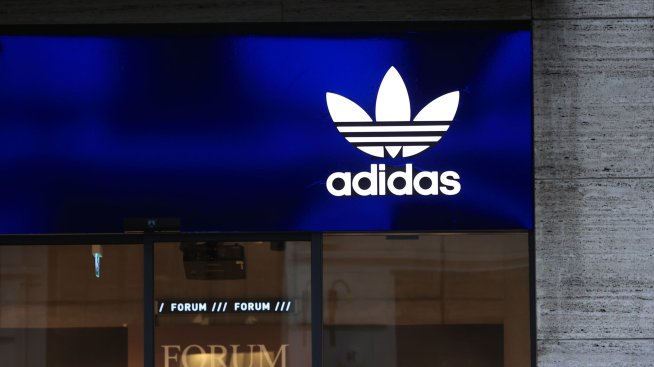 Как Adidas надбяга Nike със суперобувка за 500 долара?