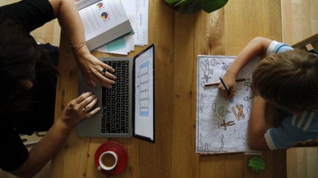 Работата от разстояние - надбавка за хоум офис и дигитално обучение