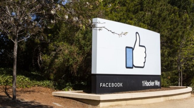 Капитализацията на Facebook мина 1 трлн. долара след важна съдебна победа