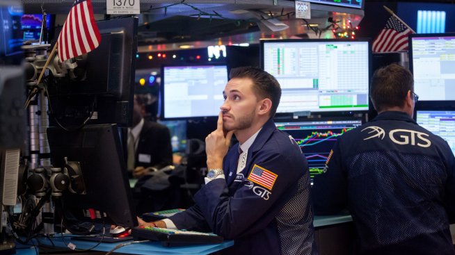 Акциите на Apple и регионалните банки повеждат ръстовете на Wall Street*